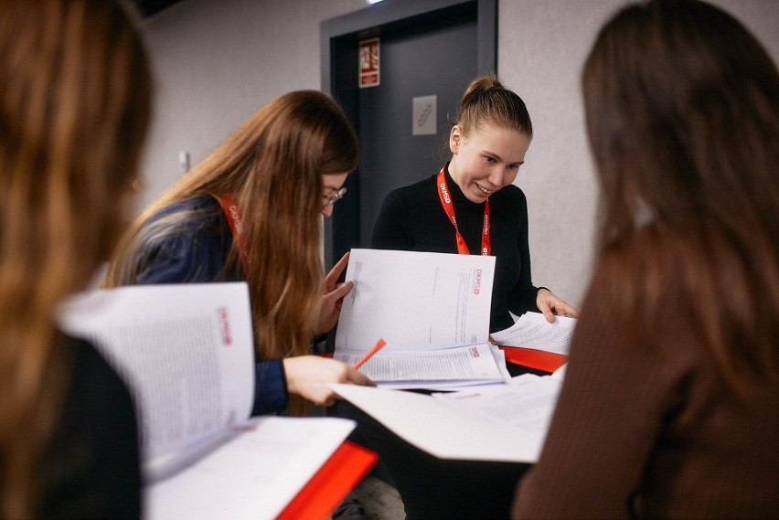 Studenci nie myślą tylko o imprezach, ale także o pomaganiu. Rusza kolejna edycja Helper's Generation DKMS-u