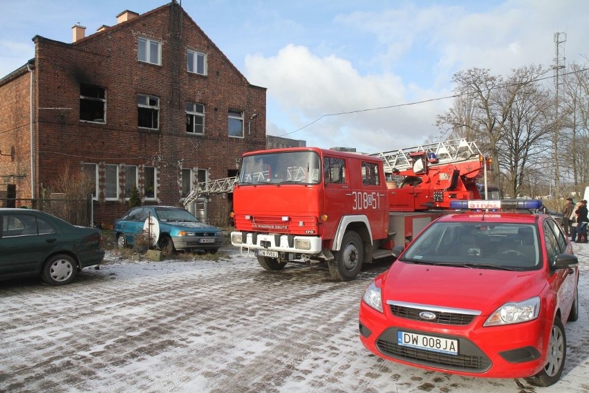 Wrocław: Pożar przy Rychtalskiej. Ewakuowana kobieta i...