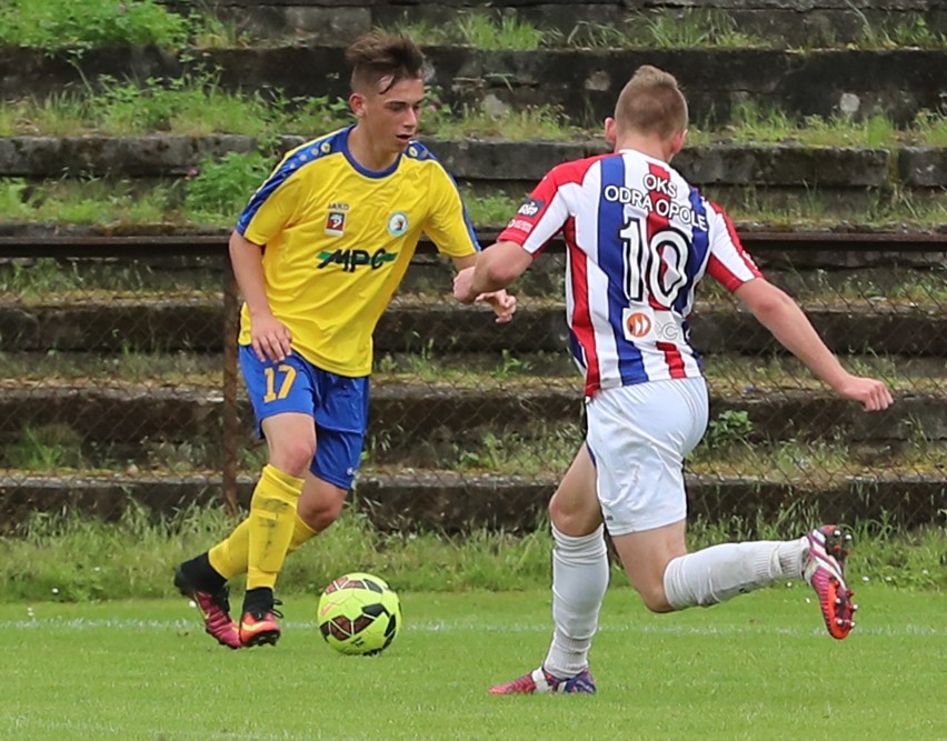 Stal Szczecin (żółte koszulki) - Odra Opole 1:2.