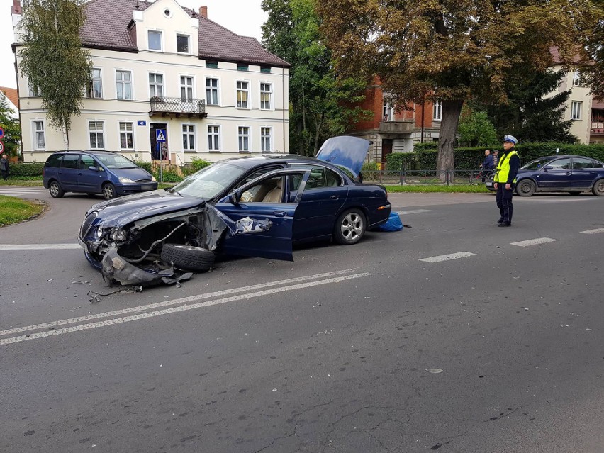 Około godz 15 na skrzyżowaniu ul. Grunwaldzkiej i Kardynała...