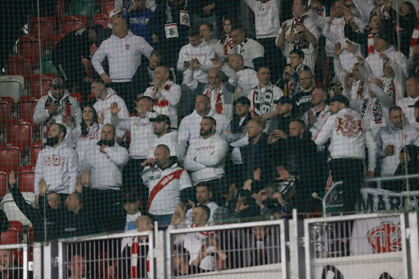Kibice ŁKS na stadionie w Sosnowcu przeżyli gorycz porażki. Zdjęcia kibiców