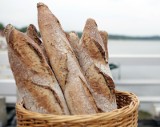 Chleb drożeje, ale i bez tego ze zjadaczy chleba stajemy się amatorami bagietek i croissantów. To dobrze?