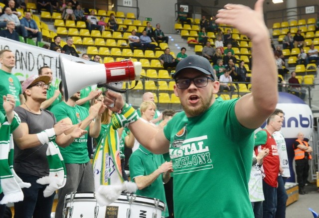 W środę o godz. 19 w hali CRS Stelmet BC Zielona Góra pokonał King Szczecin Wilki Morskie 103:100. Jak zwykle nie zawiedli kibice zielonogórskiej drużyny.POLECAMY PAŃSTWA UWADZE: 