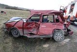 Śmiertelny wypadek pod Oleśnicą. Autobus z aktorami uderzył w samochód (ZDJĘCIA)