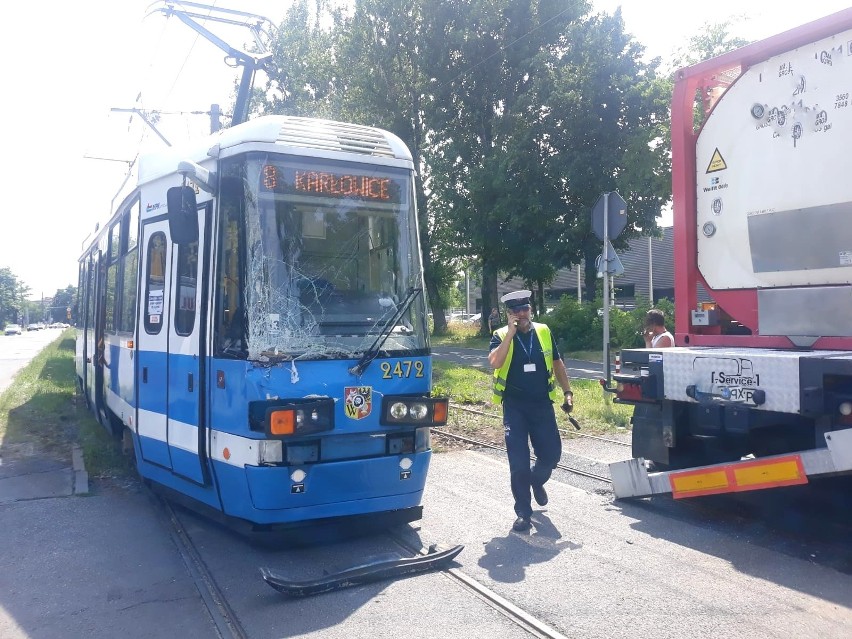 Wypadek na ul. Tarnogajskiej we Wrocławiu 13.07.2021