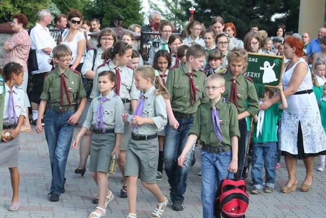 W uroczystościach, uczestniczyły drużyny wchodzące w skład hufca. Przybyły zuchy, harcerze, drużynowi i instruktorzy z: Piechcina, Żnina, Barcina, Łabiszyna, Szubina i Kcyni.