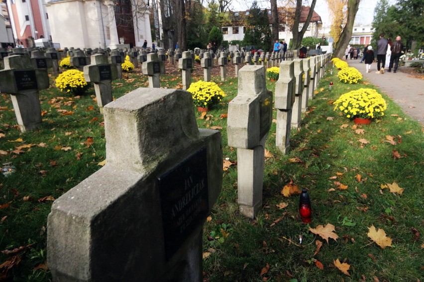 Wszystkich Świętych na najstarszym cmentarzu Lublina (ZDJĘCIA, WIDEO)