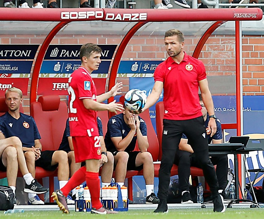 Trener piłkarzy Widzewa Daniel Myśliwiec: Chcemy potwierdzić dobrą dyspozycję, a nie żyć przeszłością ZOBACZ WIDEO