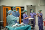 Karniewo. Uczniowie Szkoły Podstawowej w Karniewie dziękują lekarzom i personelowi służby zdrowia za zaangażowanie w walke z koronawirusem