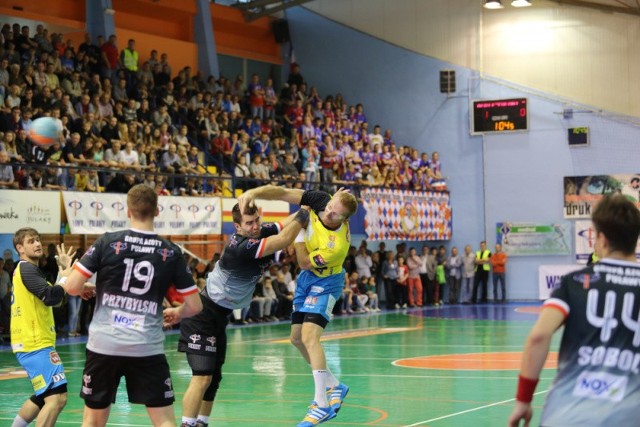 Azoty Puławy &#8211; Vive Tauron Kielce 24:35 (11: