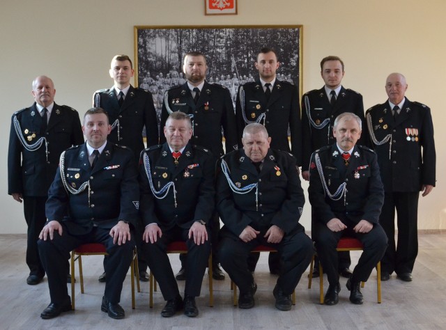 Zarząd Ochotniczej Straży Pożarnej w Lipnie wraz z komisją rewizyjną