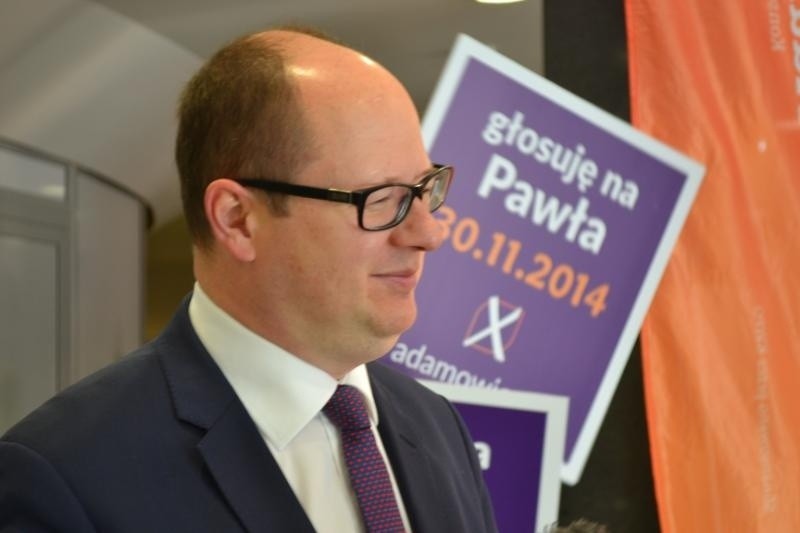 Wybory samorządowe 2014 w Gdańsku. Paweł Adamowicz i przyjaciele w Teatrze Wybrzeże [ZDJĘCIA]