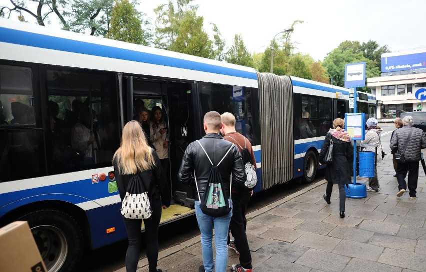 W Bronowicach trwa wielki remont trasy tramwajowej oraz...