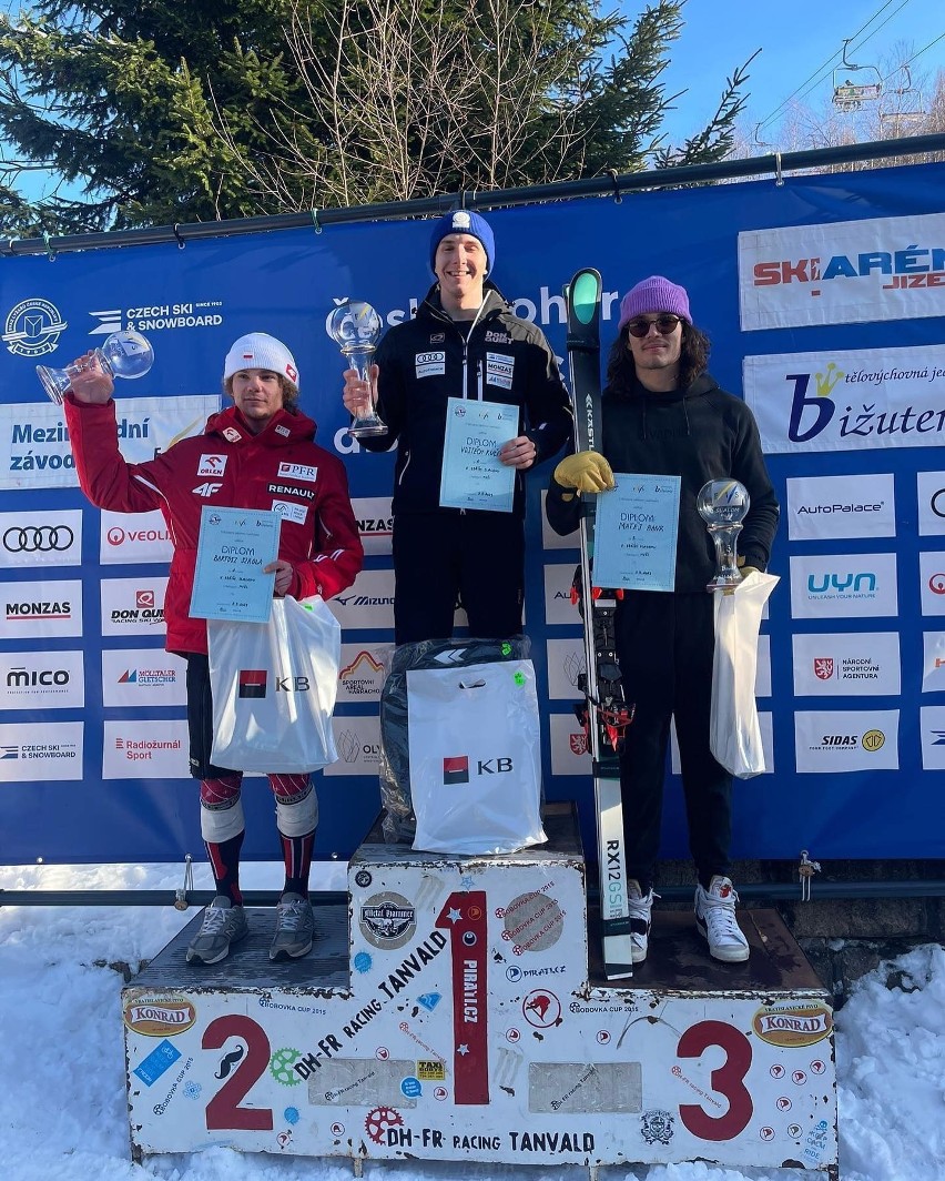 Bartosz Szkoła z Kielc zdobył brązowy medal na Mistrzostwach Polski Juniorów w Szczawnicy. Był też na podium na zagranicznych zawodach