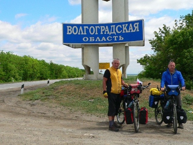 Zygmunt Szczepanek (z lewej) i Wojtek Suszek w drodze do Wołgogradu. 