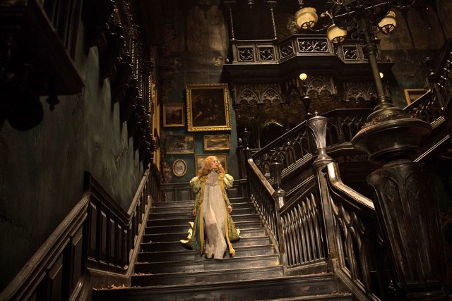 Mia Wasikowska to główna postać filmu Crimson Peak. Wzgórze krwi