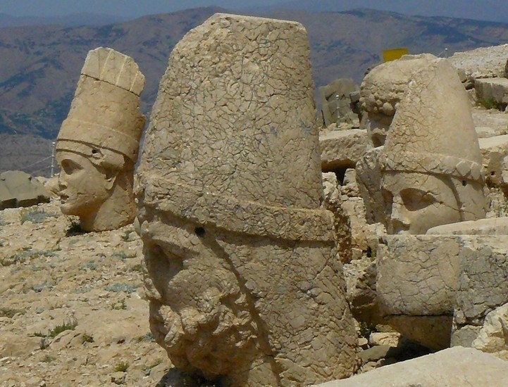 Nemrut: Posągi sprzed ponad 2 tys. lat