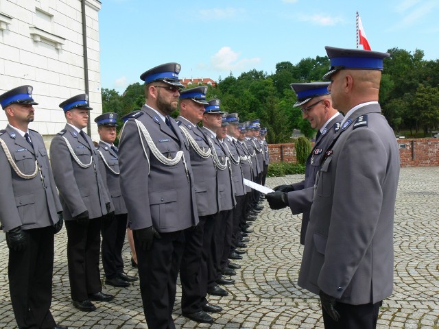 W Sandomierzu obchodzono Powiatowe Święto Policji Państwowej. 48 policjantów odebrało akty nominacyjne na wyższe stopnie służbowe.