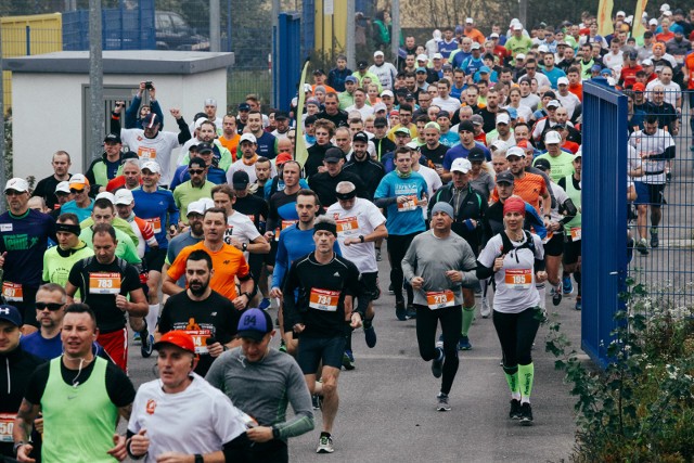 W niedzielę odbyła się kolejna edycja Półmaratonu Bydgoskiego. Choć pogoda okazała się kapryśna, na starcie stanęło kilkuset biegaczy z całej Polski. Zobaczcie zdjęcia z tego wydarzenia. >> Najświeższe informacje z regionu, zdjęcia, wideo tylko na www.pomorska.pl 