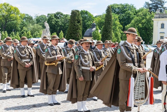 Podczas uroczystego apelu w Białymstoku funkcjonariusze świętowali 28. rocznicę powstania straży granicznej