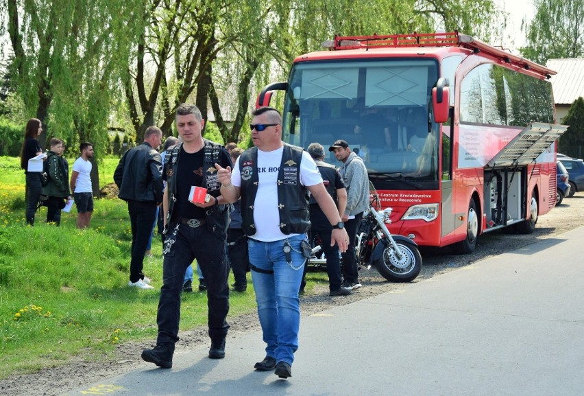 Waldemar Stępień z klubu motocyklowego Dark Hoods Polska...