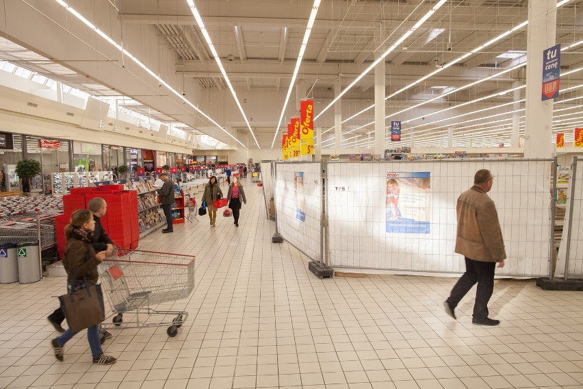 Real przy Jana Pawła II 30 pierwszy zmieni się w Auchan