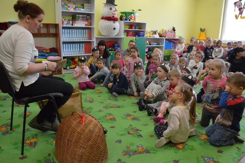 Lipnowskie bibliotekarki odwiedziły dwa przedszkola z okazji...