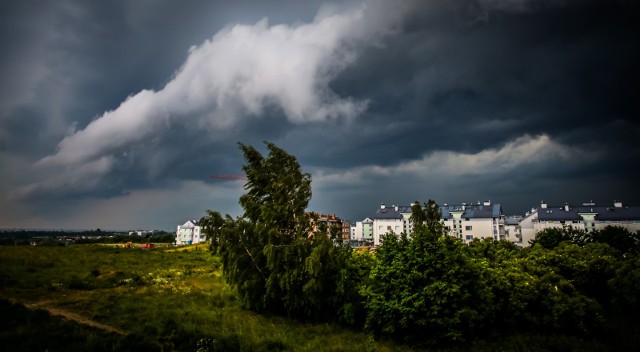 W godzinach popołudniowych w Bydgoszczy spodziewane są burze. Alert meteorologiczny opublikował IMGW.
