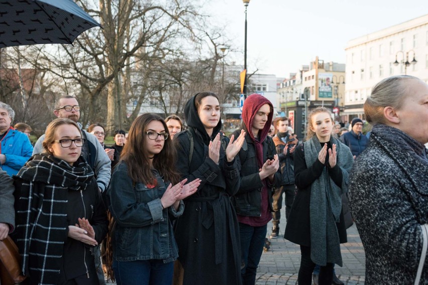 Protest w Opolu. Według policji manifestujących było około...