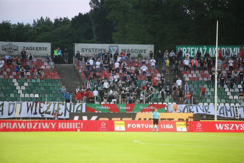 Mecz na Stadionie Ludowym będą mogli obejrzeć kibice, ale w...