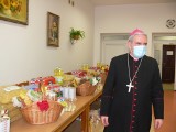 Biskup sandomierski apeluje przed świętami Wielkanocnymi. - W Eucharystii można uczestniczyć także za pomocą środków masowego przekazu