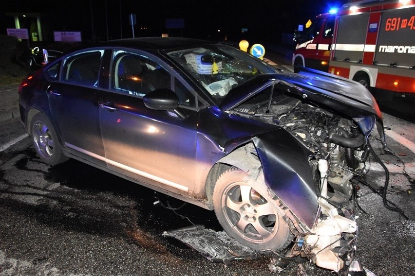 Wypadek w Woli Mystkowskiej na drodze wojewódzkiej nr 618. 27.02.2022. Zdjęcia