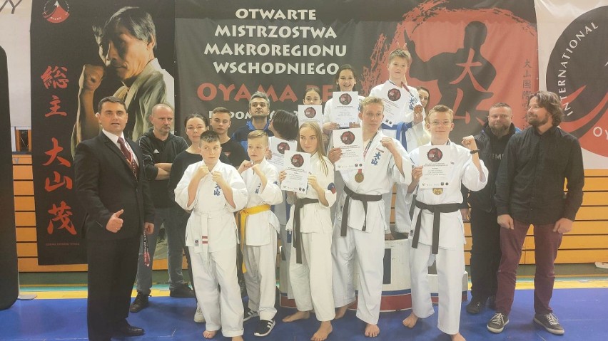 Intensywny czas Tarnobrzeskiego Klubu Oyama Karate. Dobre wyniki w Radomiu i Sandomierzu (ZDJĘCIA)