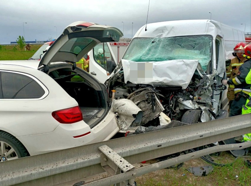 Wypadek czterech samochodów na A4 pod Wrocławiem. Lądował śmigłowiec LPR