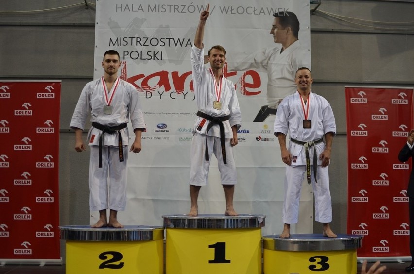 Tuzin medali AKT w Niepołomicach w mistrzostwach Polski