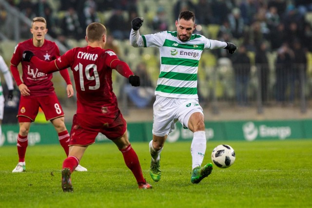 10 02 2018 gdansk. 22 kolejka lotto ekstraklasy. mecz lechia gdansk - wisla krakow n/z  simeon slawczew (6), tomasz cywka (19) fot. piotr hukalo / dziennik baltycki / polska press