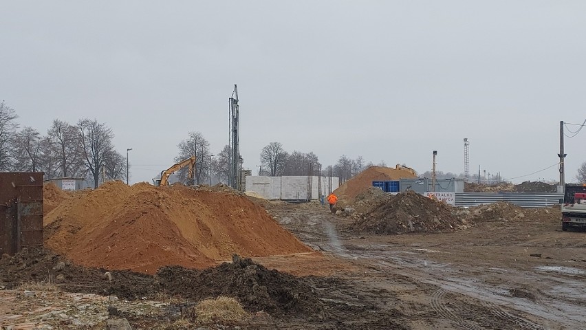 We Włostowie zamiast cukrowni będzie nowoczesne centrum przedsiębiorczości z olbrzymią halą. Ma być też restauracja i... młyn