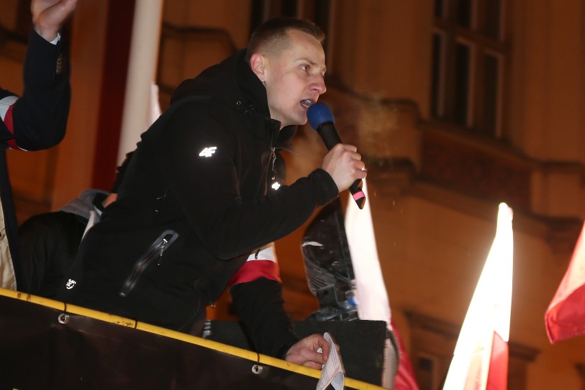 Jacek Międlar podczas manifestacji 11 listopada 2016 r.