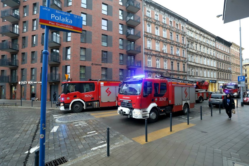 Mnóstwo straży i dymu w okolicach Placu Grunwaldzkiego. Co...