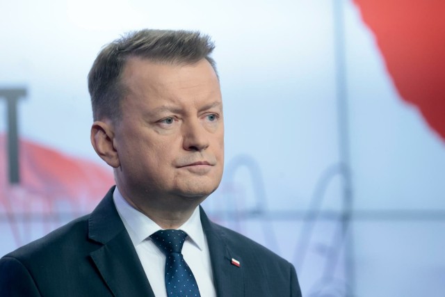 Według Mariusza Błaszczaka „pieniądze z KPO powinny znaleźć się w Polsce dużo wcześniej i nieść realną pomoc”.