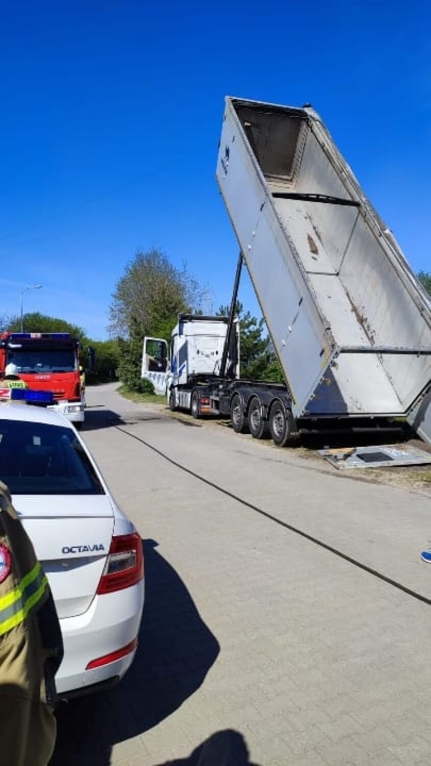 Ostrowo: mężczyzna został porażony prądem z linii wysokiego napięcia