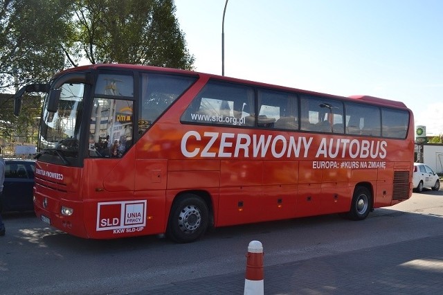 Czerwony autobus Leszek Miler w Częstochowie