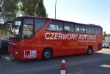 Leszek Miller w Częstochowie za kierownicą czerwonego autobusu [ZDJĘCIA]