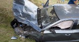 Wypadek w Zajączkowie. Kierowca zjechał z drogi i uderzył w rów (zdjęcia)