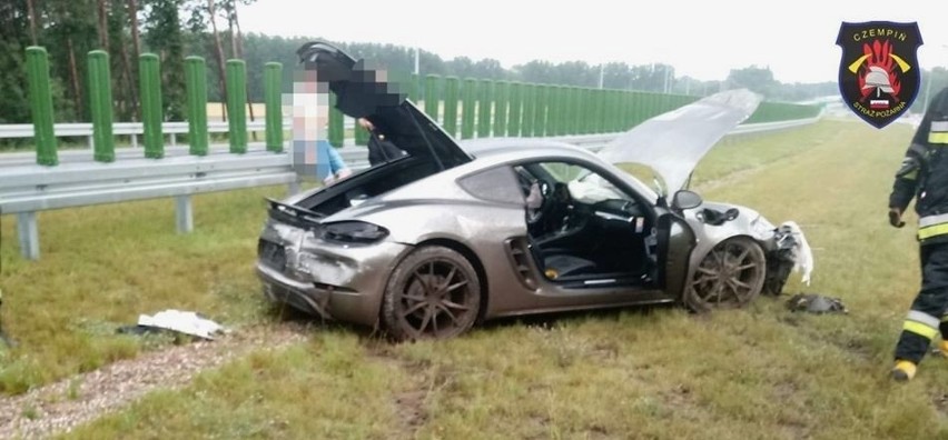 Luksusowe porsche cayman mocno ucierpiało podczas...