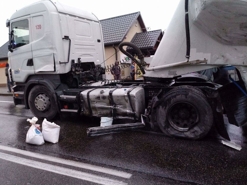 Wypadek ciężarówek na DK 78 w Kroczycach. Droga była zablokowana ZDJĘCIA