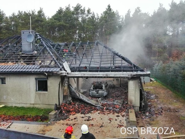 W środę (16.01) w godzinach porannych w miejscowości Kobylarnia koło Bydgoszczy doszło do pożaru domu mieszkalnego oraz garażu, w którym znajdował się samochód osobowy. Zobacz także: Kobiety poszukiwane przez kujawsko-pomorską policję. Rozpoznajesz je? [ZDJĘCIA]NowosciTorun