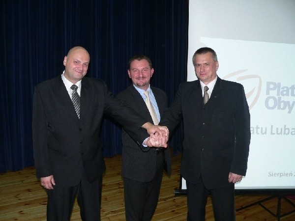 Kandydaci PO, nz. od lewej Piotr Ozimek, Ryszard Lawientowicz, Krzysztof Szpyt.