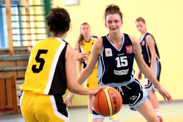 Koszykarki Unii Basket są najmłodszym zespołem w rozgrywkach II ligi seniorek.