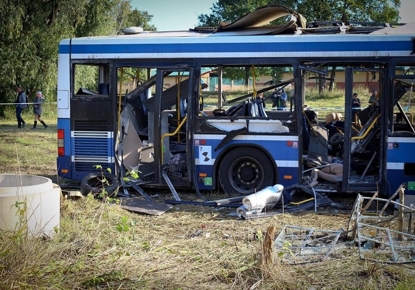 Wrocław: Tak wygląda autobus po wybuchu bomby